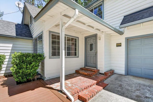 1635 NE Beacon Drive, Grants Pass, OR 97526