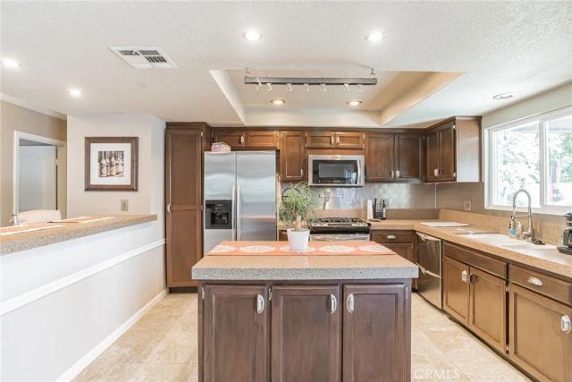 27350 Melanita, Cathedral City, CA 92234