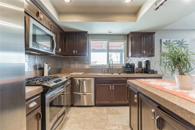 27350 Melanita, Cathedral City, CA 92234