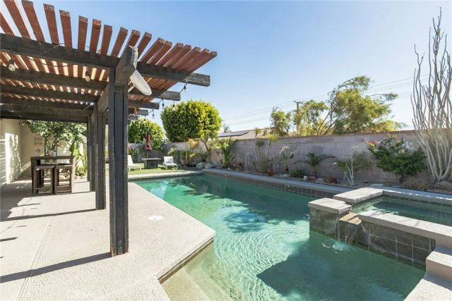 27350 Melanita, Cathedral City, CA 92234