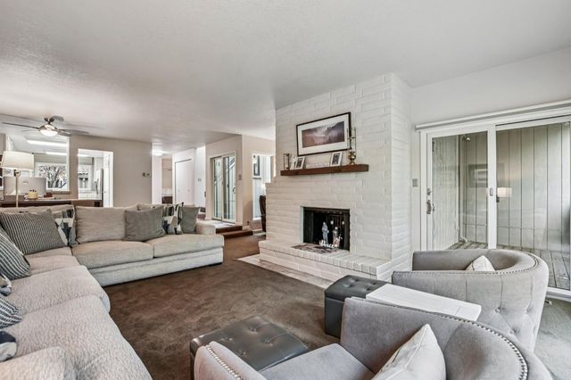 340 Crestridge Ln, Folsom, CA 95630