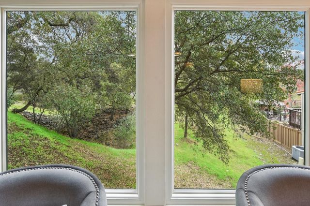 340 Crestridge Ln, Folsom, CA 95630