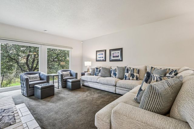 340 Crestridge Ln, Folsom, CA 95630