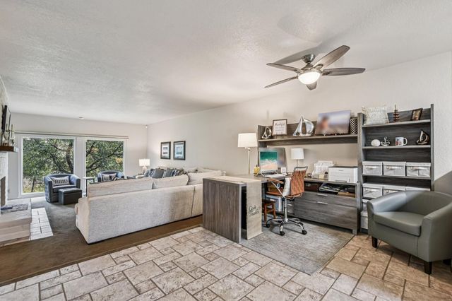 340 Crestridge Ln, Folsom, CA 95630