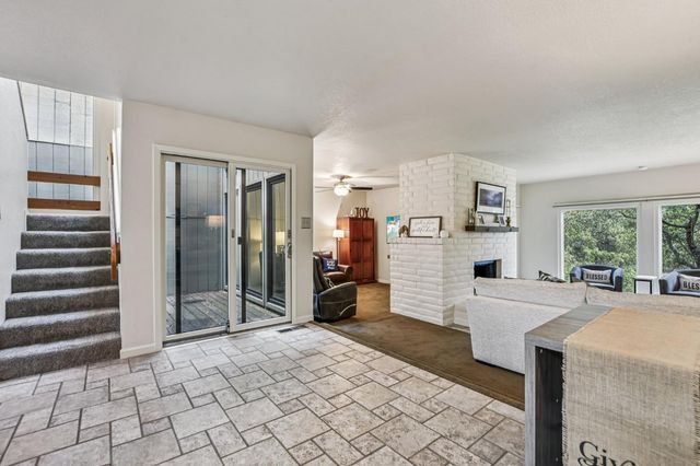 340 Crestridge Ln, Folsom, CA 95630