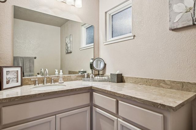 340 Crestridge Ln, Folsom, CA 95630