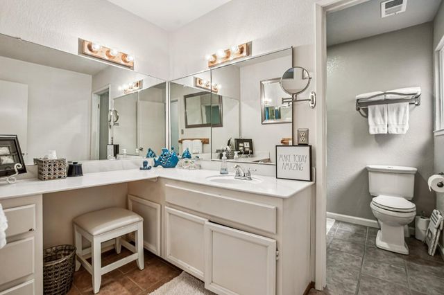 340 Crestridge Ln, Folsom, CA 95630