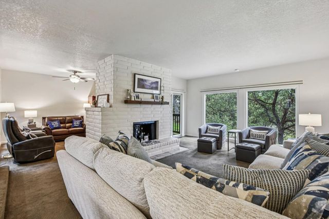 340 Crestridge Ln, Folsom, CA 95630