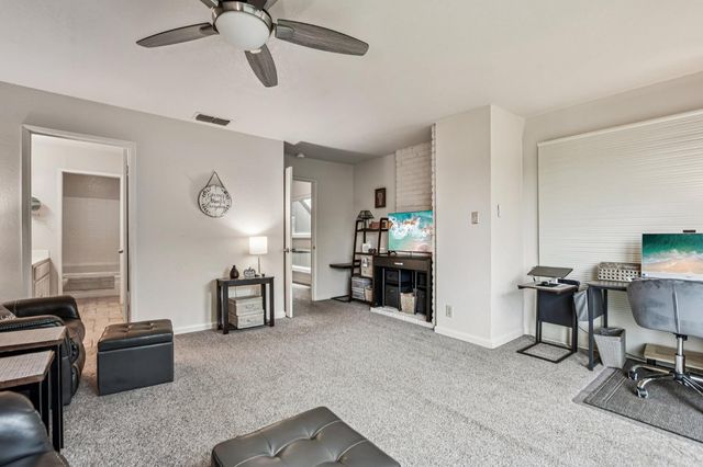 340 Crestridge Ln, Folsom, CA 95630