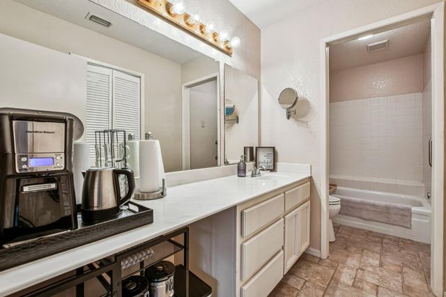 340 Crestridge Ln, Folsom, CA 95630