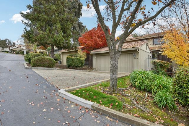 340 Crestridge Ln, Folsom, CA 95630