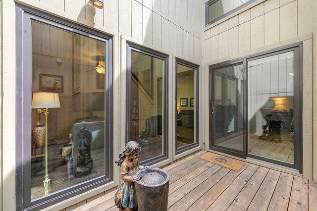 340 Crestridge Ln, Folsom, CA 95630