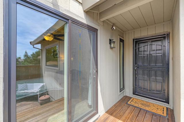 340 Crestridge Ln, Folsom, CA 95630