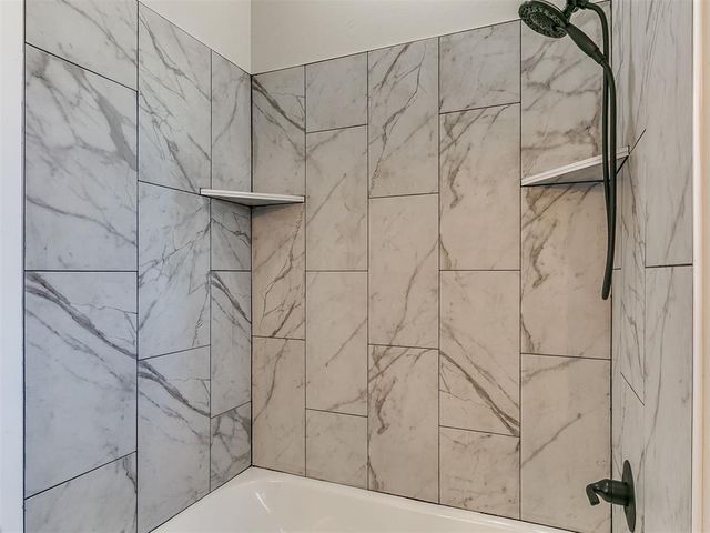 5812 Cimarron Manor, Guthrie, OK 73044