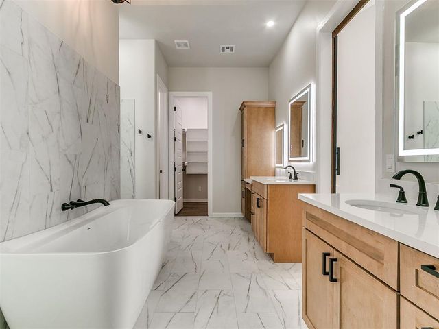 5812 Cimarron Manor, Guthrie, OK 73044