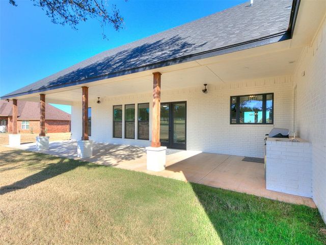 5812 Cimarron Manor, Guthrie, OK 73044