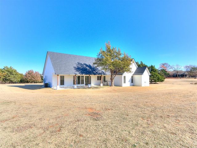 5812 Cimarron Manor, Guthrie, OK 73044