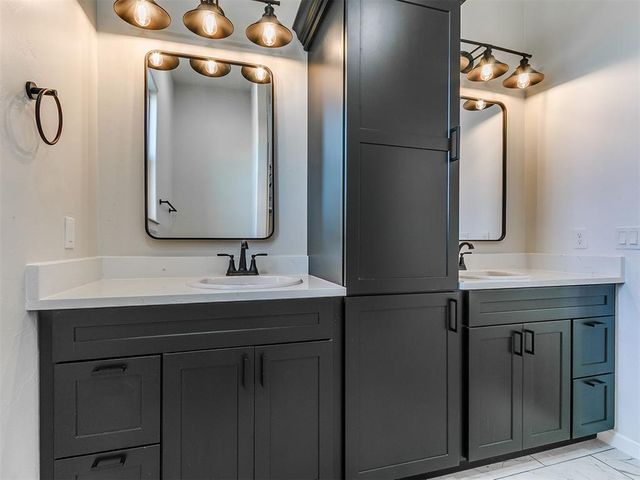 5812 Cimarron Manor, Guthrie, OK 73044