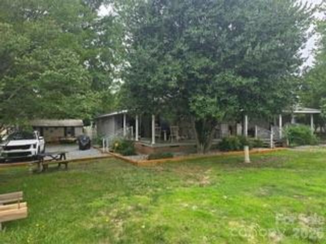 427 E Mills Avenue, Mooresville, NC 28115