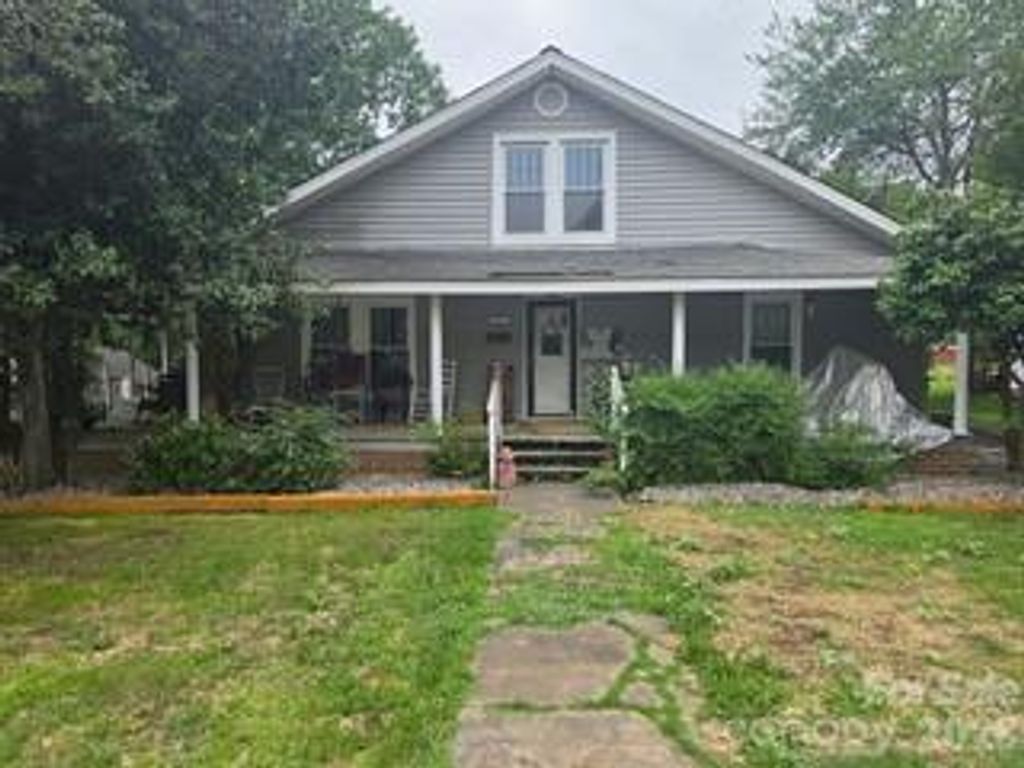 427 E Mills Avenue, Mooresville, NC 28115