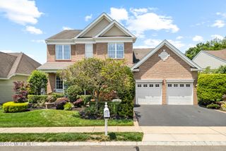 8 Tamarack Road, Monroe, NJ 08831