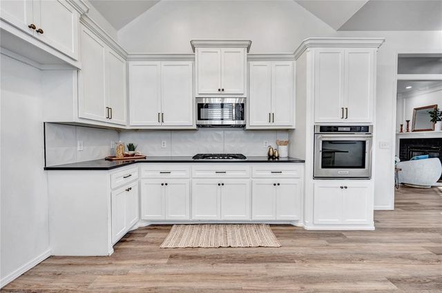 2416 Kingsley Lane, Oklahoma City, OK 73128