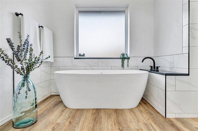 2416 Kingsley Lane, Oklahoma City, OK 73128