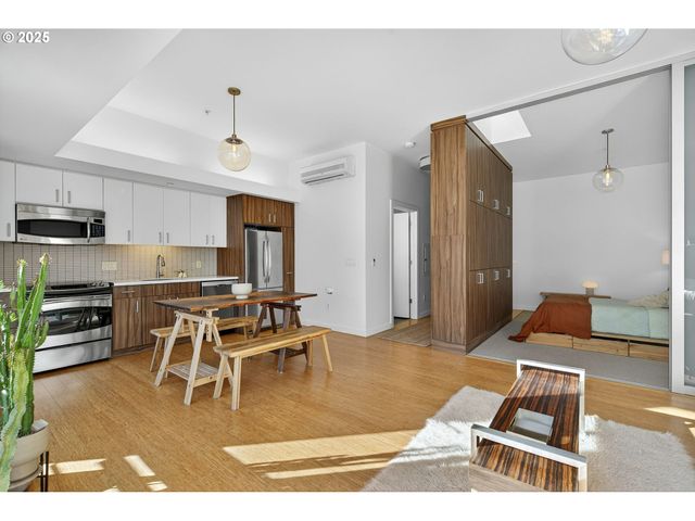 1455 N KILLINGSWORTH St 415, Portland, OR 97217