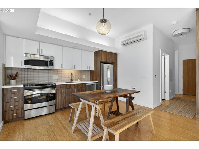 1455 N KILLINGSWORTH St 415, Portland, OR 97217