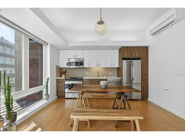 1455 N KILLINGSWORTH St 415, Portland, OR 97217