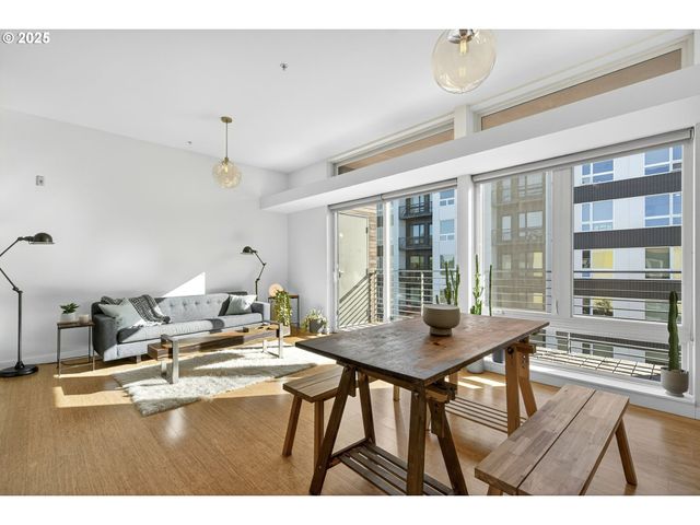 1455 N KILLINGSWORTH St 415, Portland, OR 97217