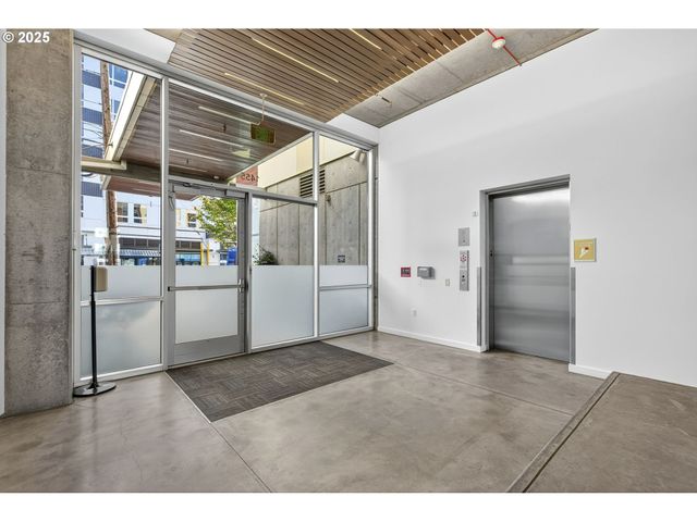 1455 N KILLINGSWORTH St 415, Portland, OR 97217