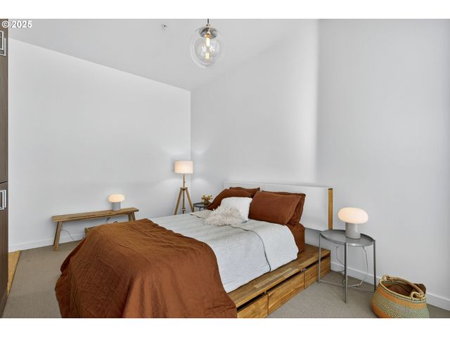 1455 N KILLINGSWORTH St 415, Portland, OR 97217