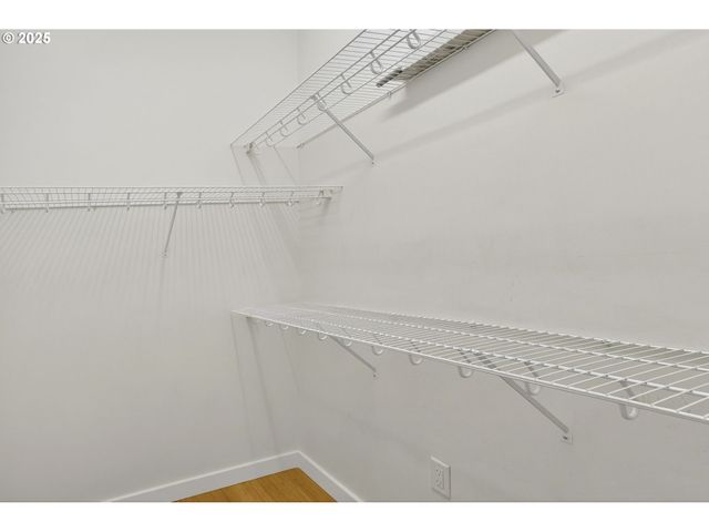 1455 N KILLINGSWORTH St 415, Portland, OR 97217