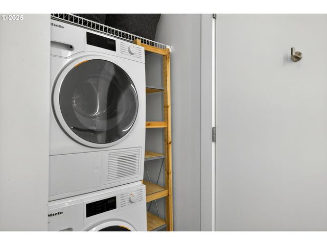 1455 N KILLINGSWORTH St 415, Portland, OR 97217