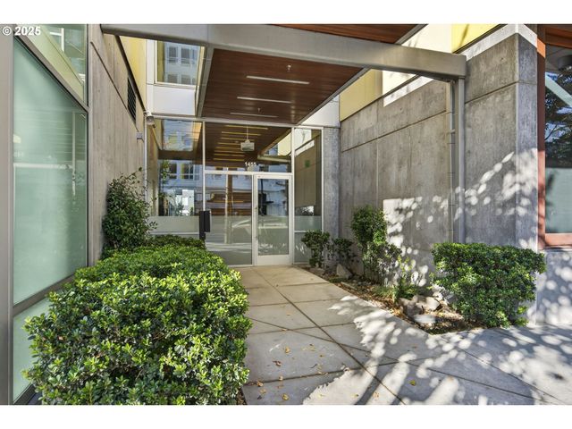 1455 N KILLINGSWORTH St 415, Portland, OR 97217