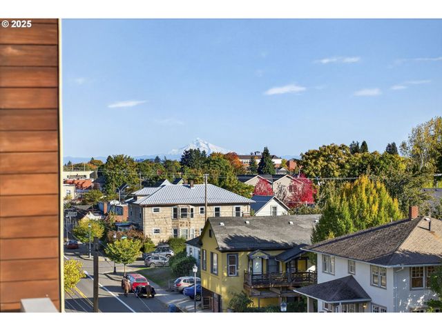 1455 N KILLINGSWORTH St 415, Portland, OR 97217