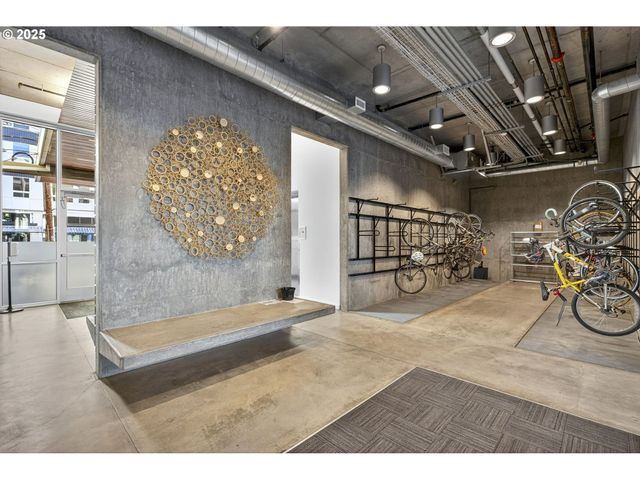 1455 N KILLINGSWORTH St 415, Portland, OR 97217