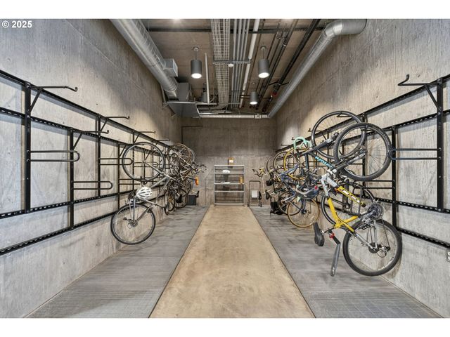 1455 N KILLINGSWORTH St 415, Portland, OR 97217