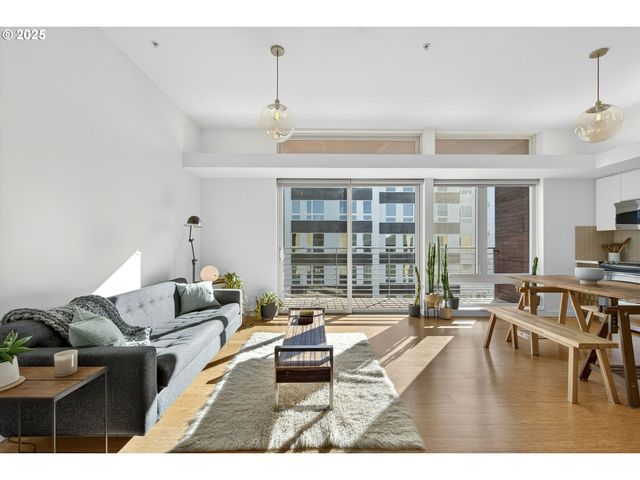 1455 N KILLINGSWORTH St 415, Portland, OR 97217