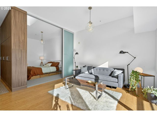 1455 N KILLINGSWORTH St 415, Portland, OR 97217