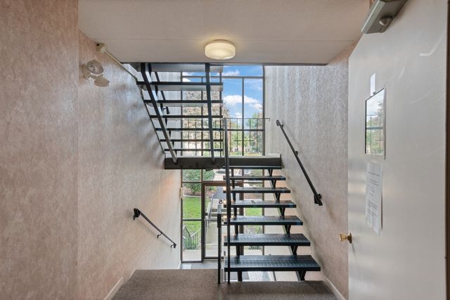 65 Commons Dr 306, Shrewsbury, MA 01545
