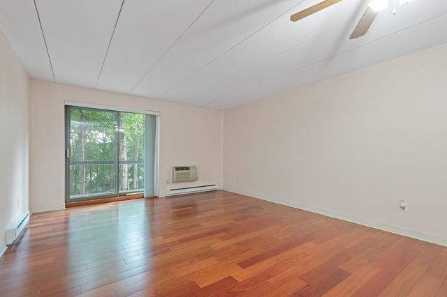 65 Commons Dr 306, Shrewsbury, MA 01545