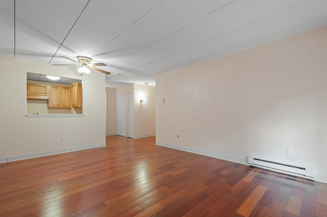 65 Commons Dr 306, Shrewsbury, MA 01545