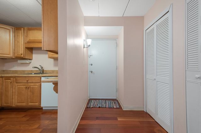 65 Commons Dr 306, Shrewsbury, MA 01545