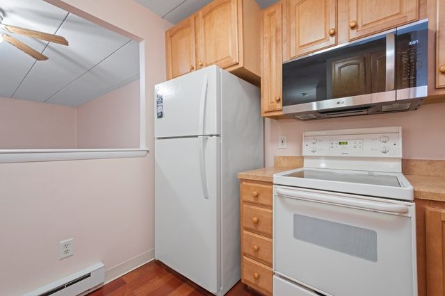 65 Commons Dr 306, Shrewsbury, MA 01545