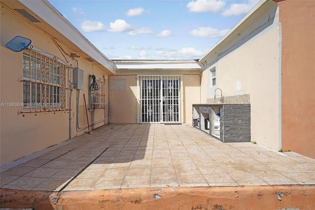 2122 SW 58th Ave, Miami, FL 33155