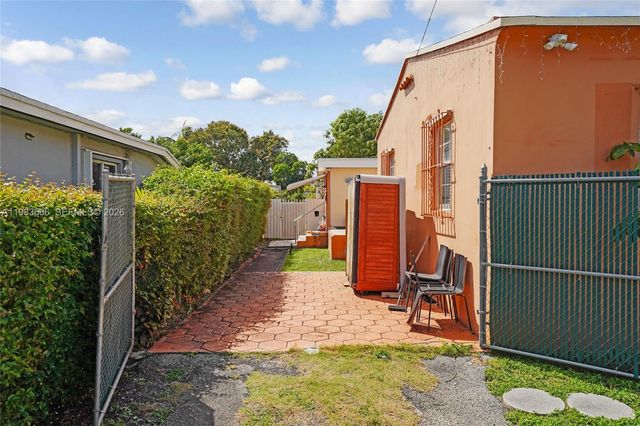 2122 SW 58th Ave, Miami, FL 33155