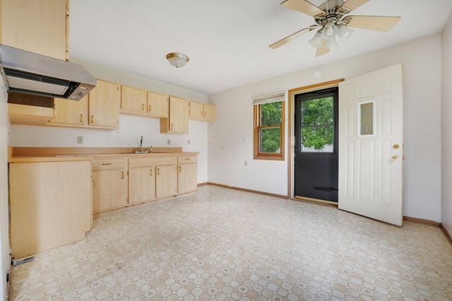 905 Fuller Avenue, Saint Paul, MN 55104