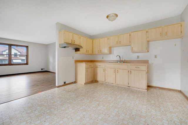 905 Fuller Avenue, Saint Paul, MN 55104